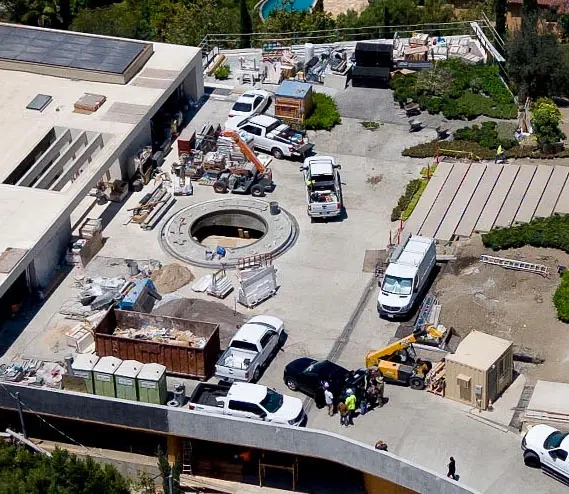 詹姆斯比弗利山庄豪宅进入收尾 两座独立建筑总面积超7700平方英尺