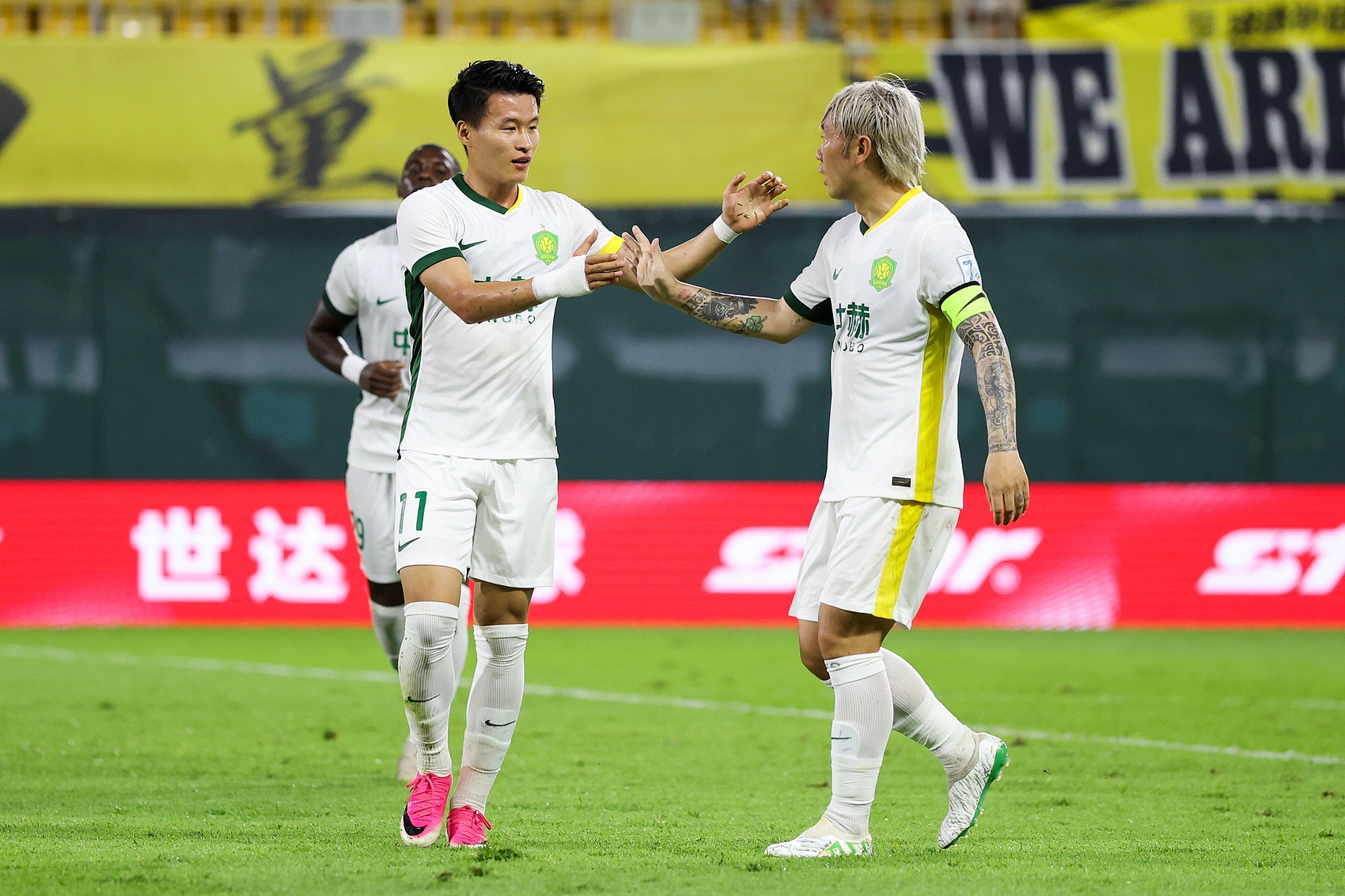 林良铭梅开二度加中柱造点，国安客场2-1淘汰广州豹