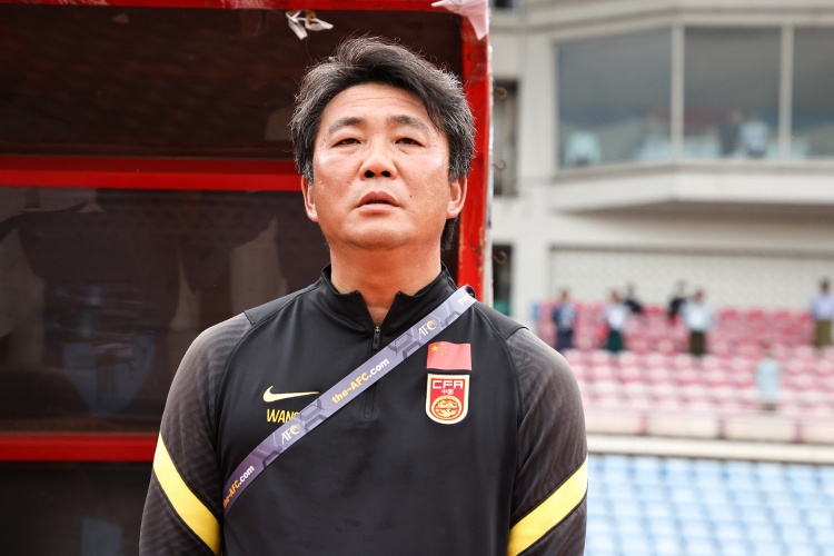足协官宣：王军接手中国U20女足，科林·贝尔离任