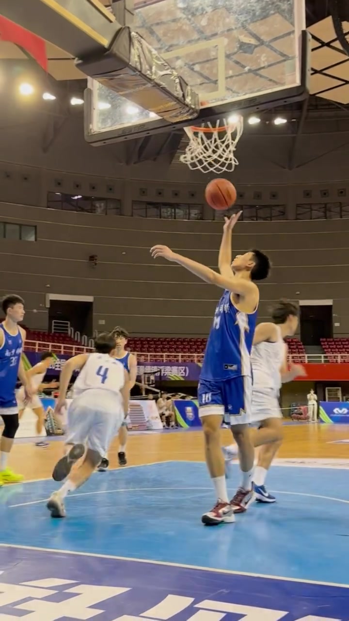陆子俊白云鹤各取14分难救主 香港金牛U19不敌南京同曦