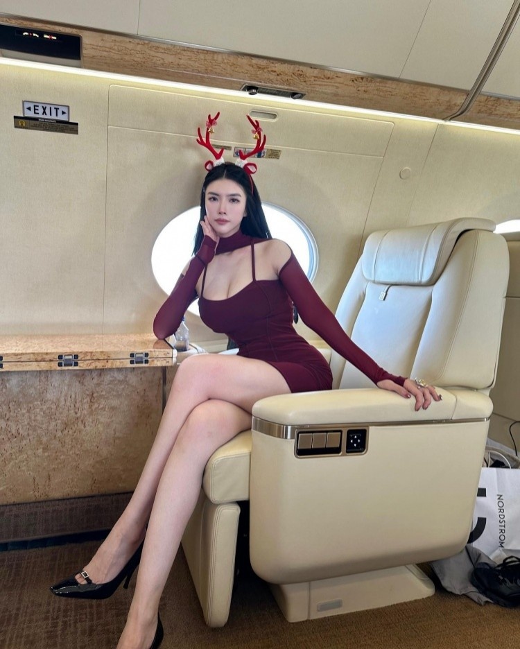 只顾看她了！德扑美女牌手All In姐参加威少基金会扑克之夜！