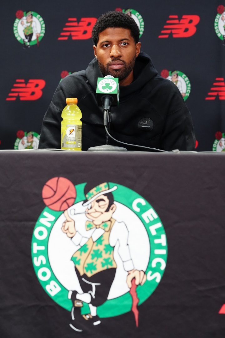 贝弗利：乔治已经克服伤病&焕发新生 新赛季千万别小看他