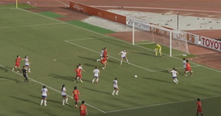 半场-中国女足2-0菲律宾女足 王妍雯双响张睿献助攻张琳艳伤退 半场-中国女足2-0菲律宾女足 王妍雯双响张睿献助攻张琳艳伤退