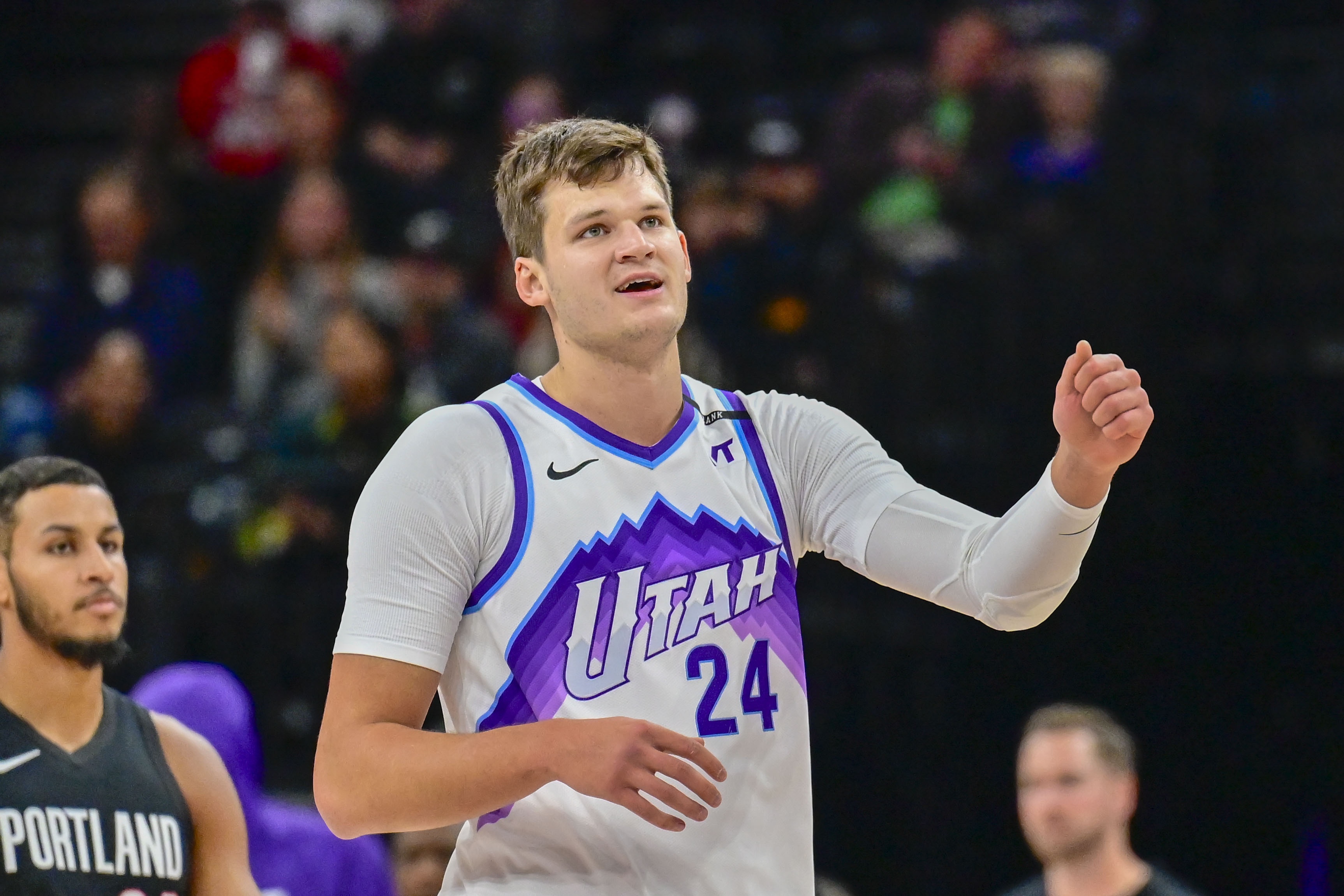 湖记：凯斯勒在场时湖人防守要达到NBA前8-10 不在时或只有16-22